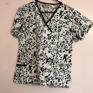 WONDER WINK SCRUB TOP